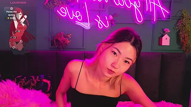 Runi Asian online show from 07.15.26