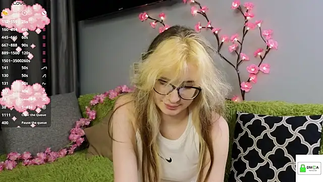 Snapshot of HellyCherry chatting on 07.04.26 HellyCherry online show from 07.04.26