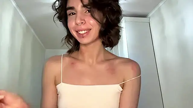 Snapshot of JessiaRuezga chatting on 05.25.26 JessiaRuezga online show from 05.25.26