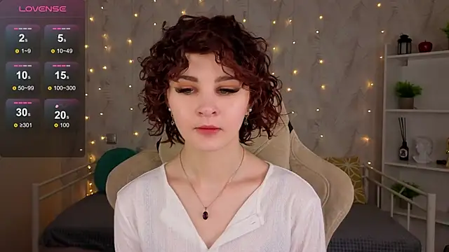 Snapshot of Kira__Fluffy chatting on 06.14.26 Kira Fluffy online show from 06.14.26