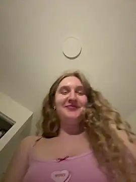 Snapshot of pr1ncess_mads17 chatting on 05.15.26 pr1ncess mads17 online show from 05.15.26