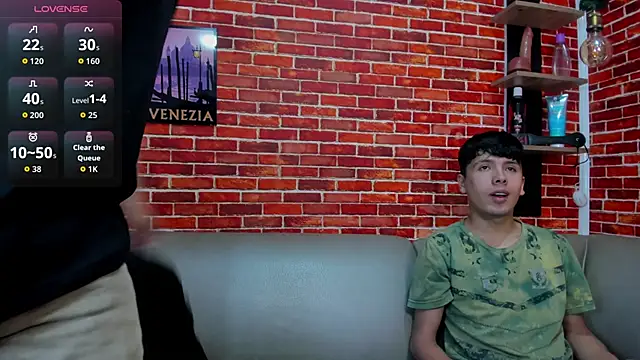 Snapshot of Hoot_boyss_ chatting on 05.21.26 Hoot boyss online show from 05.21.26