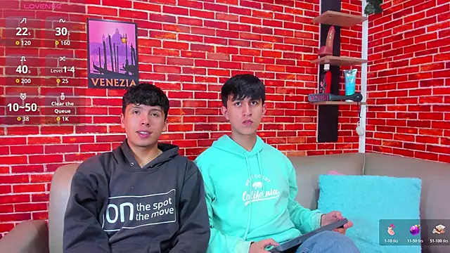 Snapshot of Hoot_boyss_ chatting on 05.30.26 Hoot boyss online show from 05.30.26