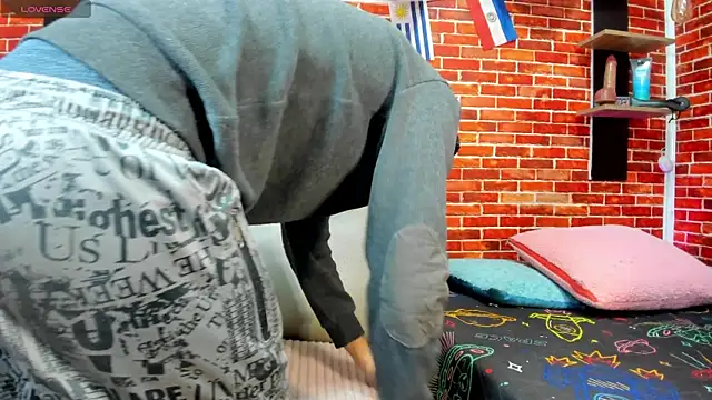 Hoot boyss  online show from 06.20.26