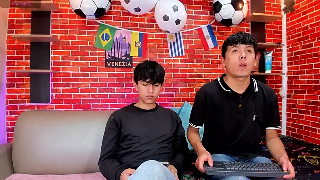 Hoot boyss  online show from 06.27.26