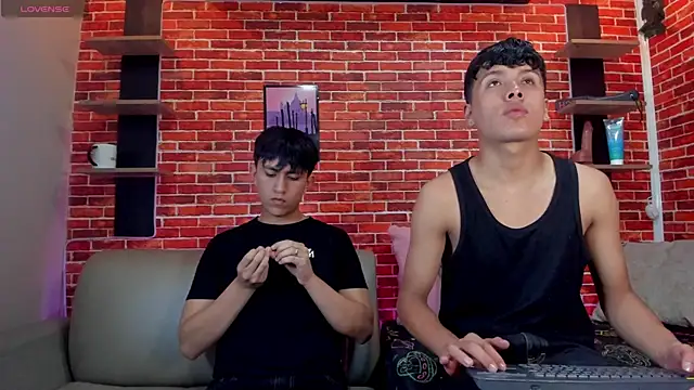 Hoot boyss  online show from 07.14.26
