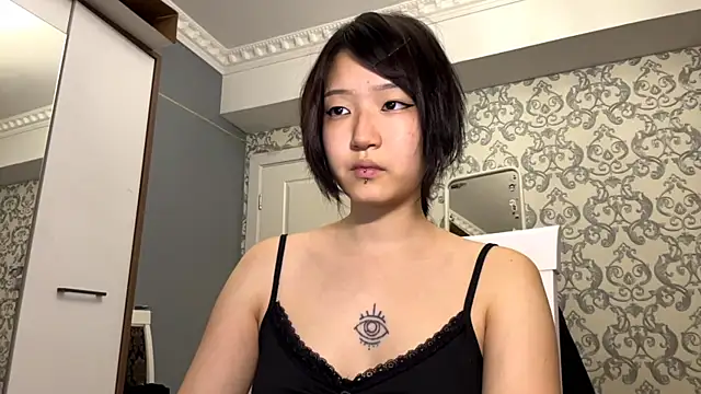 Snapshot of neonami chatting on 06.10.26 neonami online show from 06.10.26