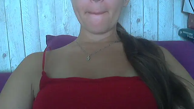 Snapshot of Bella--White chatting on 07.06.26 Bella--White online show from 07.06.26