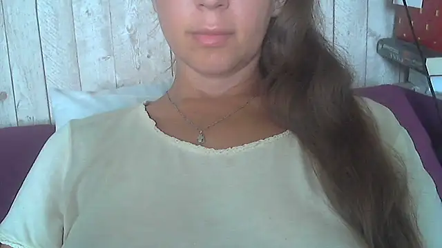 Snapshot of Bella--White chatting on 07.07.26 Bella--White online show from 07.07.26