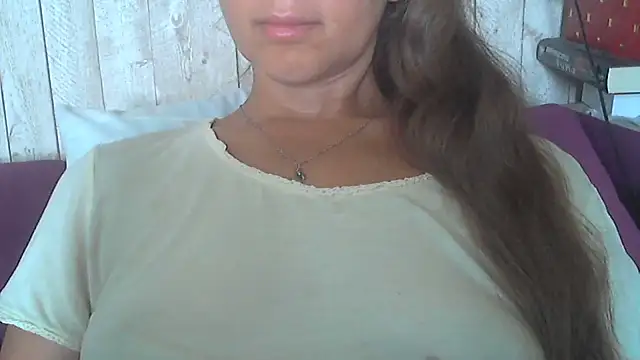 Snapshot of Bella--White chatting on 07.07.26 Bella--White online show from 07.07.26