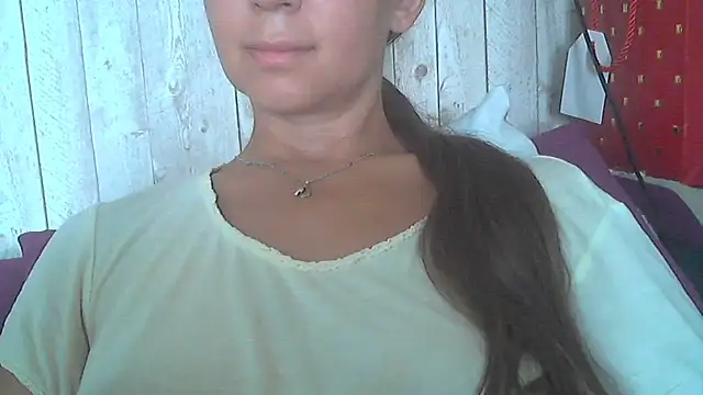 Snapshot of Bella--White chatting on 07.19.26 Bella--White online show from 07.19.26