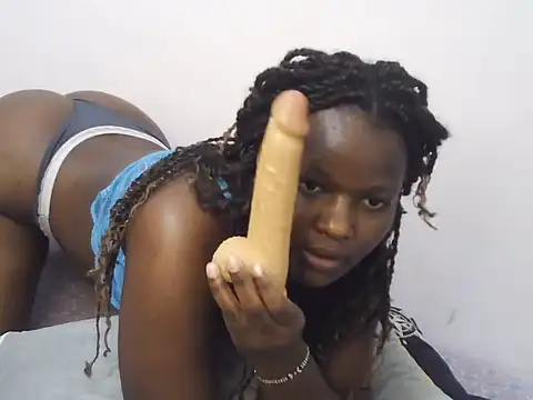 Snapshot of hotcandy001 chatting on 06.05.26 hotcandy001 online show from 06.05.26