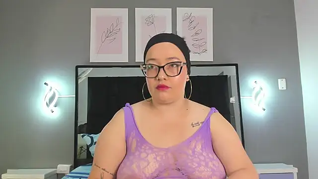 zoe curvyy online show from 07.09.26