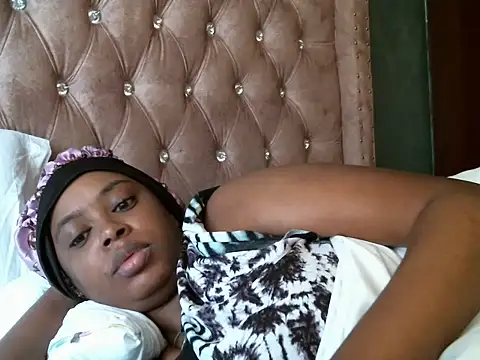Snapshot of pretty_zii chatting on 07.05.26 pretty zii online show from 07.05.26