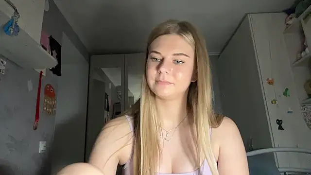 HoneysPiee online show from 07.05.26