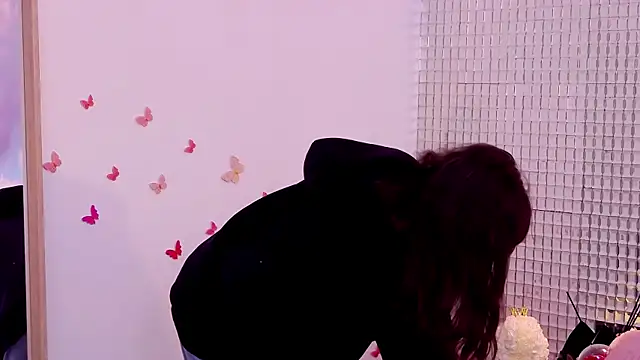 Daisy Blush online show from 06.13.26