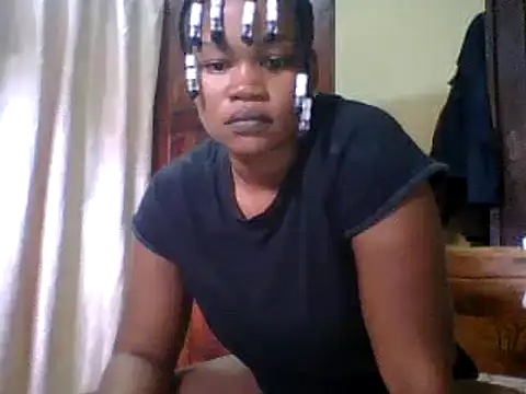 Snapshot of Beauty0001 chatting on 07.19.26 Beauty0001 online show from 07.19.26