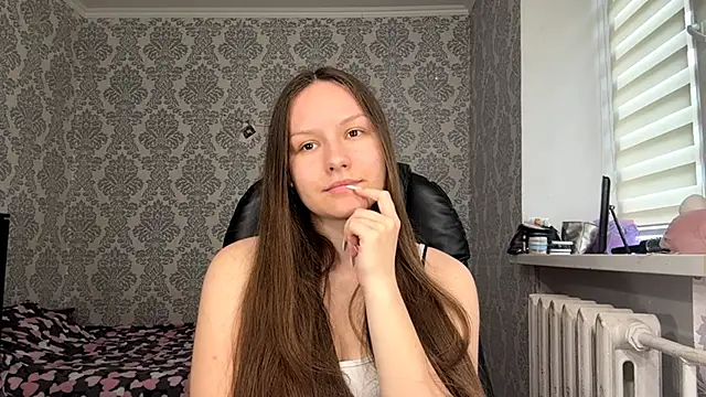 Snapshot of ShaylaChong chatting on 06.19.26 ShaylaChong online show from 06.19.26