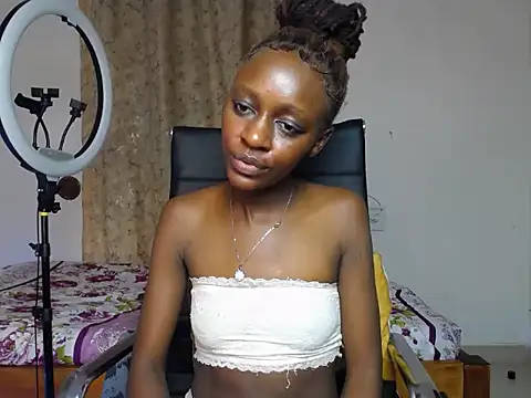 Snapshot of BellaIvy chatting on 05.22.26 BellaIvy online show from 05.22.26