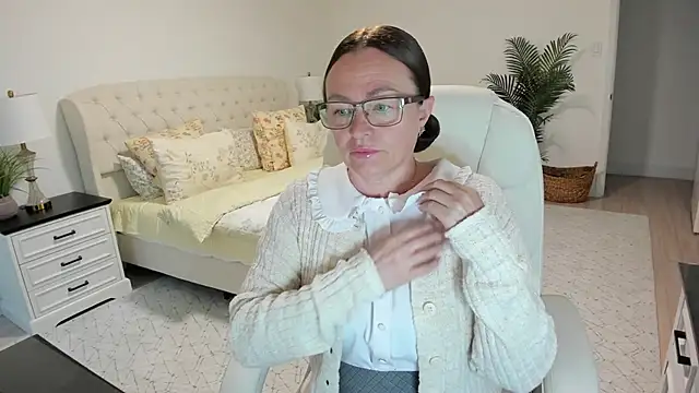 Vika73 online show from 05.18.26