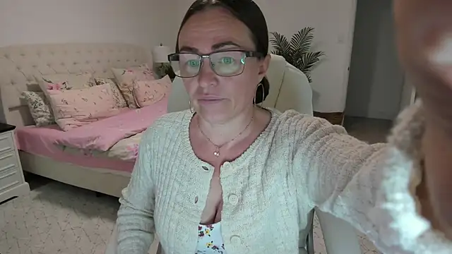 Vika73 online show from 06.18.26