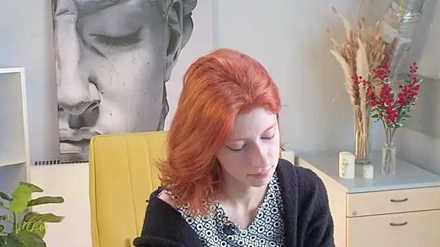 Snapshot of HaleyKoelling chatting on 05.18.26 HaleyKoelling online show from 05.18.26