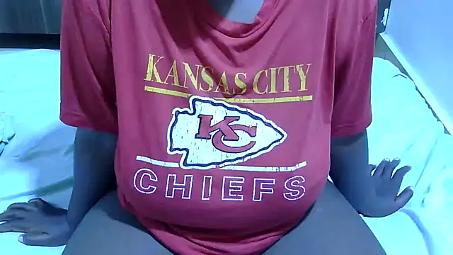Snapshot of RawHoneyXo- chatting on 05.18.26 RawHoneyXo- online show from 05.18.26