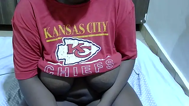 Snapshot of RawHoneyXo- chatting on 05.30.26 RawHoneyXo- online show from 05.30.26