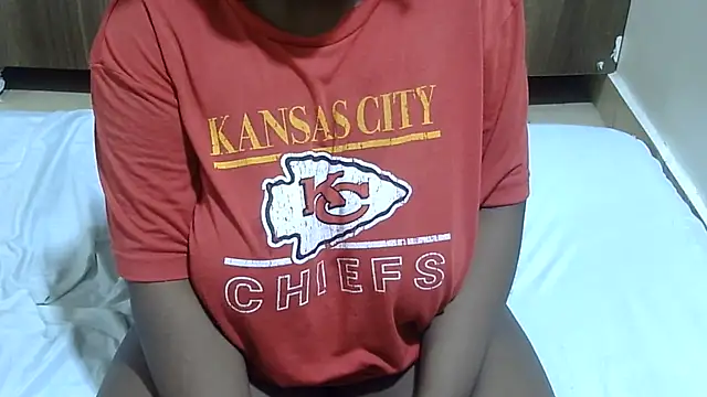 Snapshot of RawHoneyXo- chatting on 06.08.26 RawHoneyXo- online show from 06.08.26