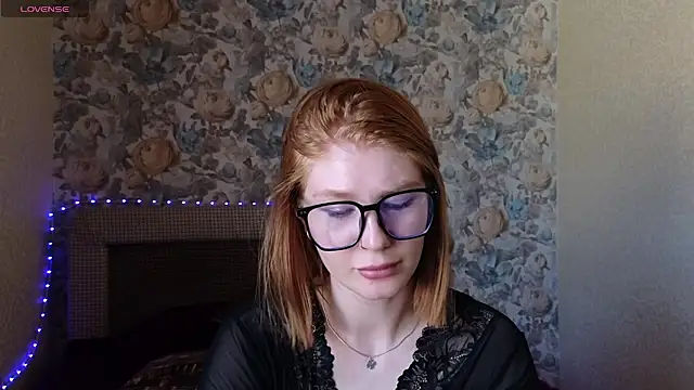 Snapshot of Juli_Ginger chatting on 06.25.26 Juli Ginger online show from 06.25.26