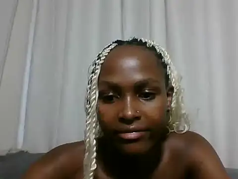 Snapshot of Sleek_petite chatting on 07.09.26 Sleek petite online show from 07.09.26