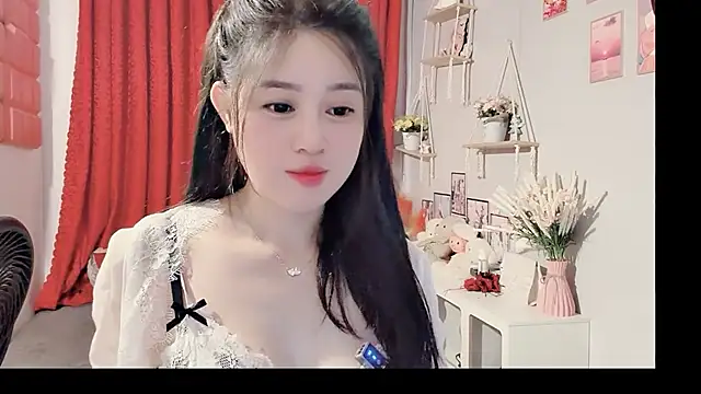 Bee-Cherry online show from 06.04.26