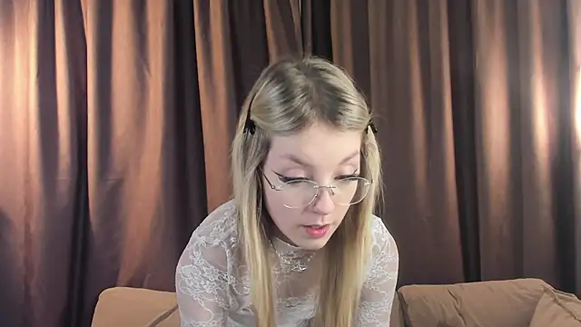 NovaOliphant online show from 05.31.26