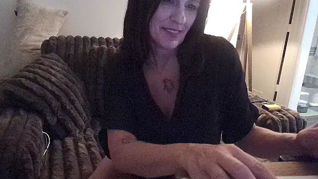 Snapshot of desperatelyseeking chatting on 06.02.26 desperatelyseeking online show from 06.02.26