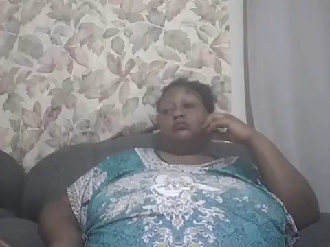 Snapshot of fat_ebonyqueen chatting on 07.04.26 fat ebonyqueen online show from 07.04.26