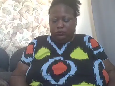 Snapshot of fat_ebonyqueen chatting on 07.07.26 fat ebonyqueen online show from 07.07.26