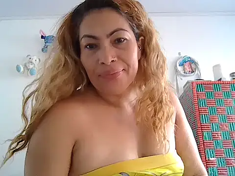 Layla-Astrum online show from 05.25.26