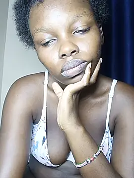 Snapshot of Sexymaurine chatting on 06.24.26 Sexymaurine online show from 06.24.26
