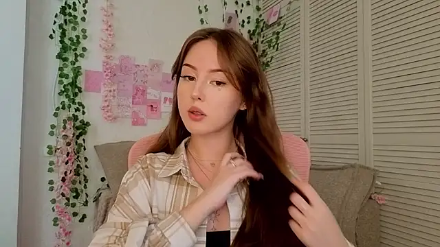Snapshot of silver_grl chatting on 06.17.26 silver grl online show from 06.17.26