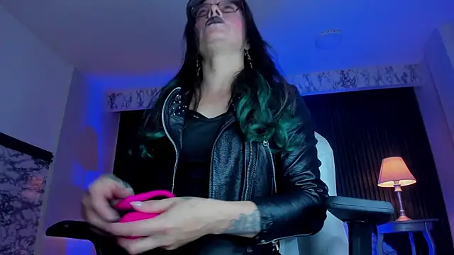 EvangelineJoness online show from 06.04.26