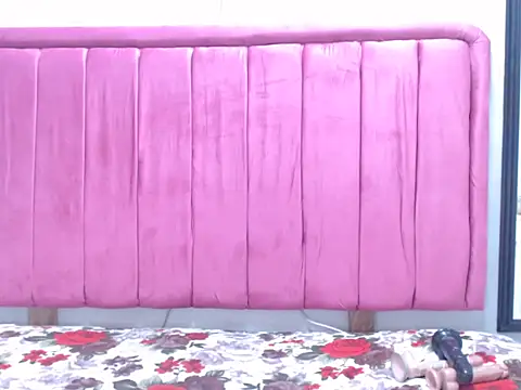 AmberDiamondMMXXX online show from 06.04.26