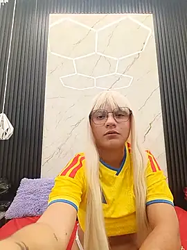 AuraRios online show from 05.22.26