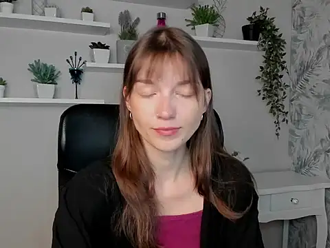 KiraBliss28 online show from 05.26.26