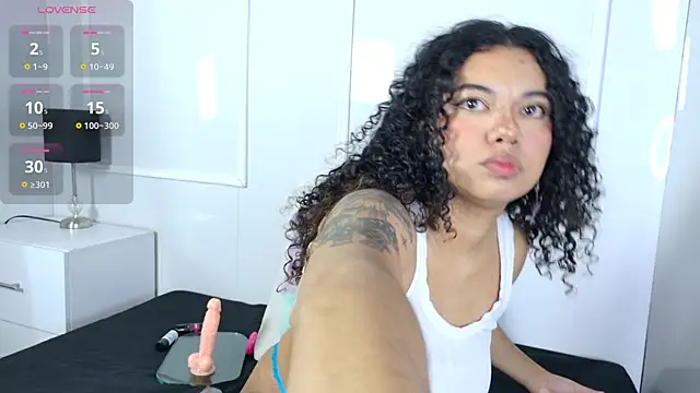 Snapshot of cloe_lovee chatting on 05.22.26 cloe lovee online show from 05.22.26