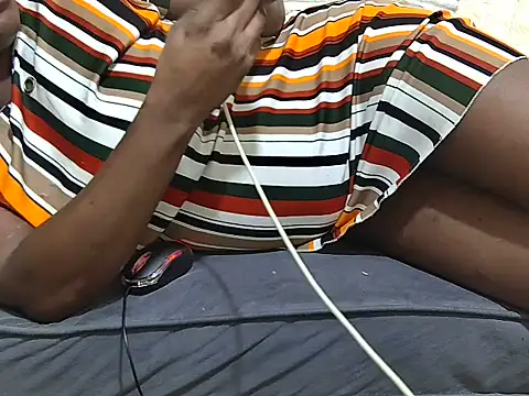 Snapshot of DripDiva chatting on 06.18.26 DripDiva online show from 06.18.26