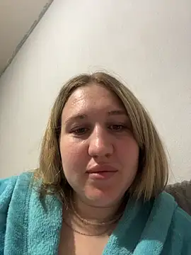 Snapshot of MarieHeartt chatting on 05.27.26 MarieHeartt online show from 05.27.26