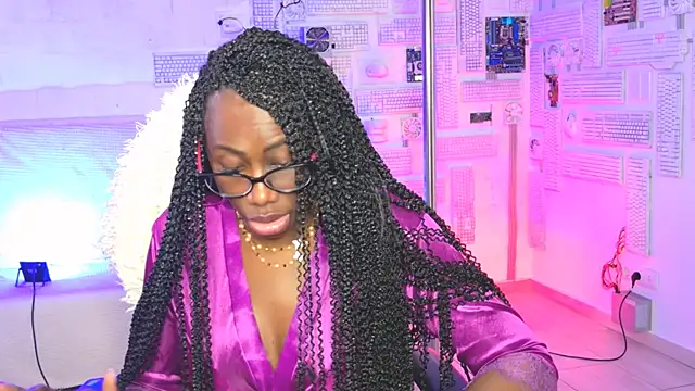 Snapshot of naomicampbi chatting on 05.22.26 naomicampbi online show from 05.22.26