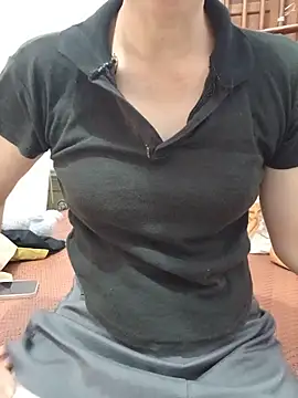 Snapshot of Em_Bong chatting on 05.28.26 Em Bong online show from 05.28.26