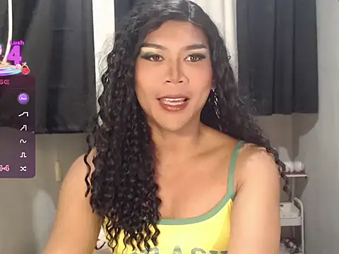 Snapshot of BeatrixGray02 chatting on 05.21.26 BeatrixGray02 online show from 05.21.26