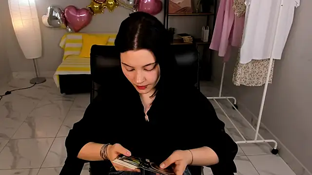 Veronica McKinney online show from 05.21.26